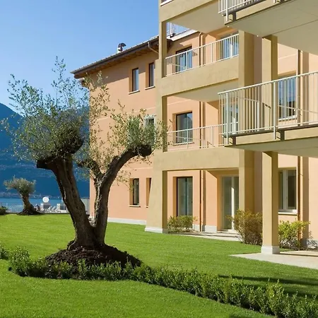 Apartment Apt With Pool And Jacuzzi, Metres From The Beach